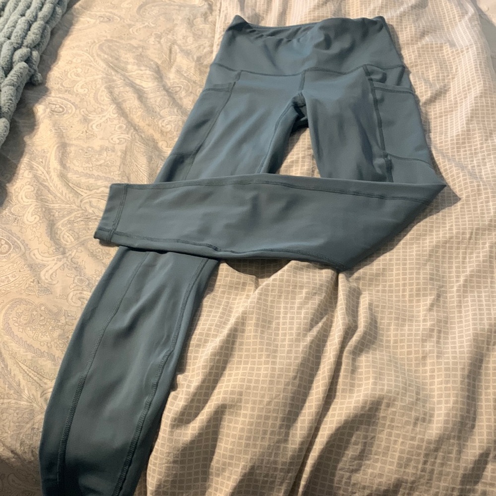 Blue leggings with pockets